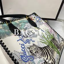 GUCCI Tiger Tote